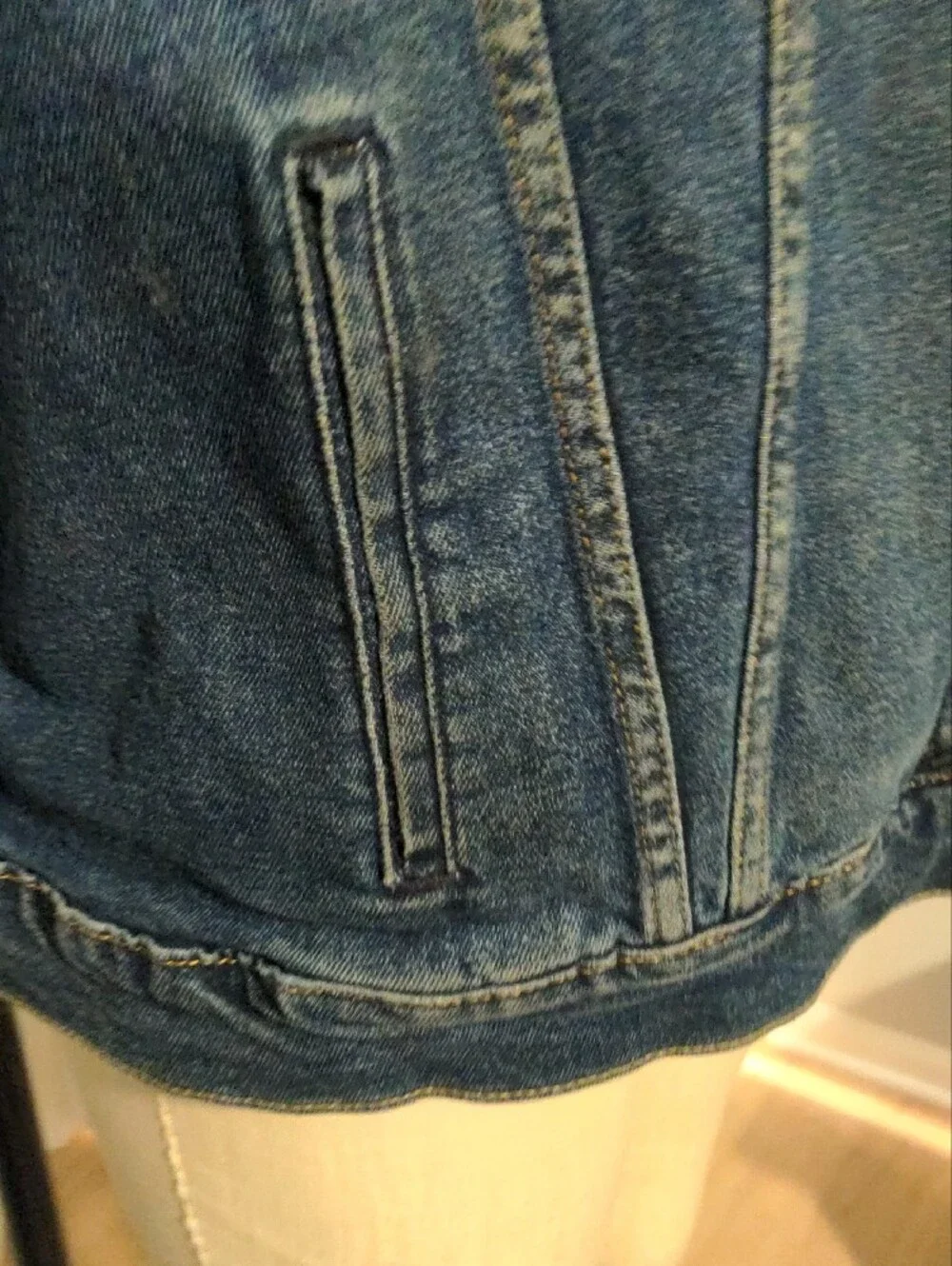 Levi's Dark Blue Denim Trucker Jacket - Picture 13 of 13